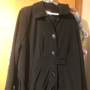 Women’s 3/4 length trench coat